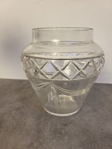 VASE EN CRISTAL CISELE