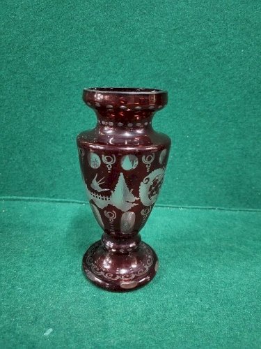 VASE EN CRISTAL DE BOHEME ROUGE