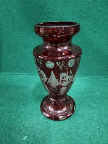 VASE EN CRISTAL DE BOHEME ROUGE