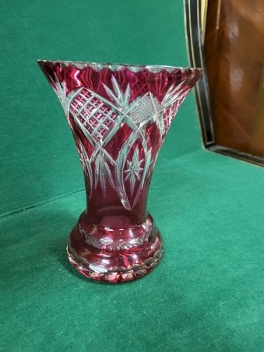 VASE EN CRISTAL DE BOHEME ROUGE