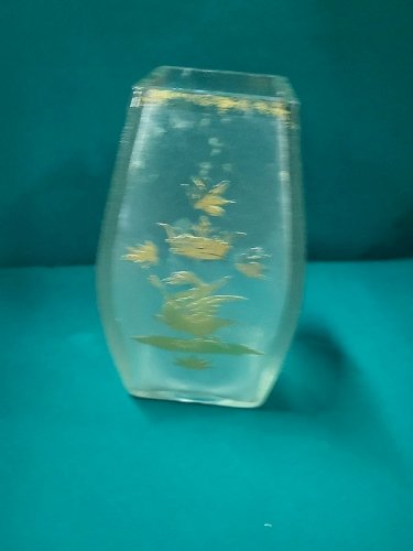 VASE EN CRISTAL GIVRE DECOR D'UN CYGNE COURONNE DORE