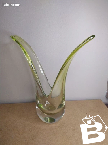 Vase En Cristal Signe Art Vannes En Bon État.