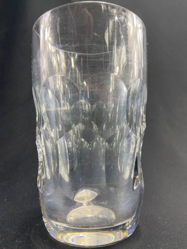 Vase en cristal taillé signé BACCARAT