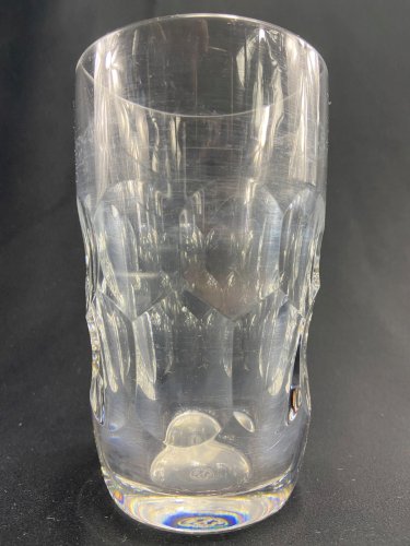 Vase en cristal taillé signé BACCARAT