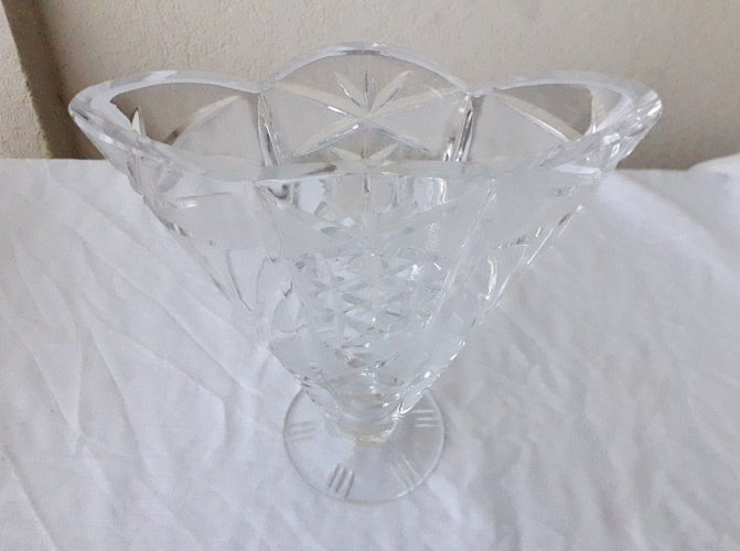 Vase en cristal taillé