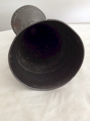 Vase en étain de kayserzinn 4445 Art Nouveau relief floral vers 1905