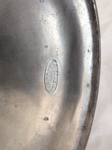 Vase en étain de kayserzinn 4445 Art Nouveau relief floral vers 1905