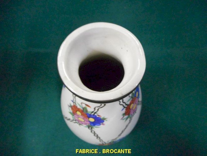 VASE EN FAIENCE MW
