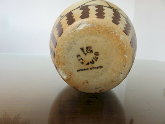 VASE EN GRES EMAILLE DE CIBOURE SIGNE ETIENNE VILOTTE.