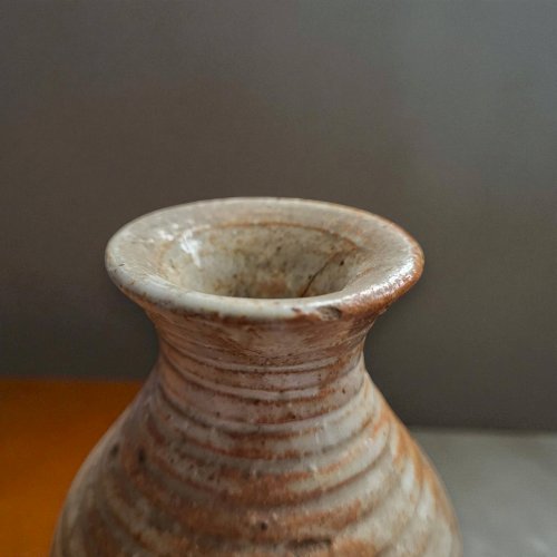 Vase en grès signé / Puisaye / Lion