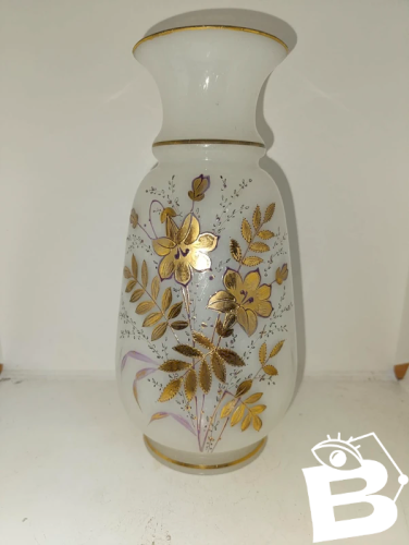 vase en opaline à decor floral fin 19eme debut 20eme en bon etat