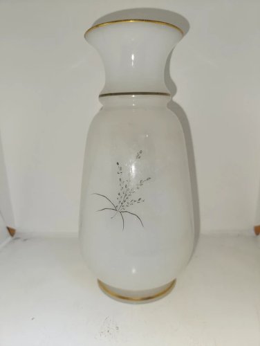 vase en opaline à decor floral fin 19eme debut 20eme en bon etat