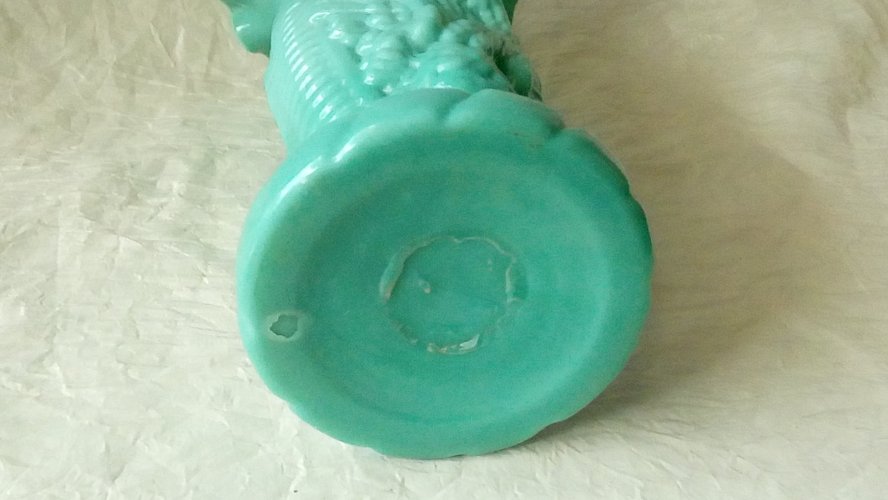 VASE EN  OPALINE DE FOIRE DECOR OISEAU DU PARADIS EN RELIEF FIN 19 éme