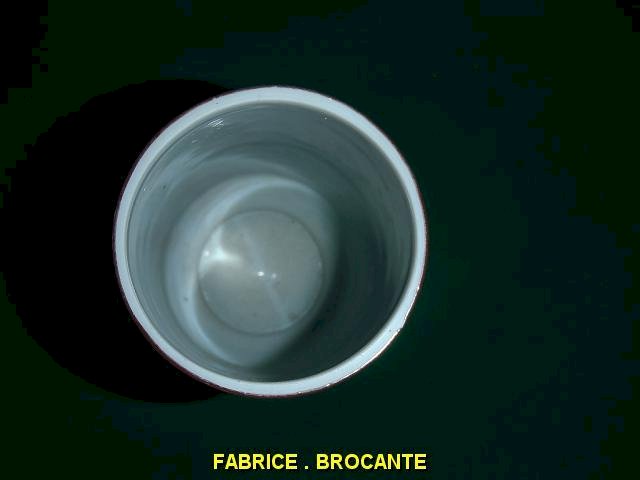 VASE EN OPALINE DECOR DE FLEURS