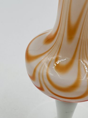 Vase en opaline orange