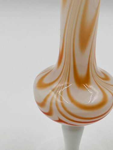 Vase en opaline orange