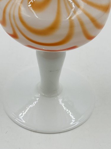 Vase en opaline orange