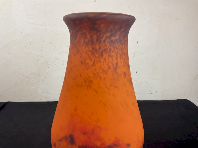 Vase en pâte de verre marmoréen signé MULLER Frères Lunéville