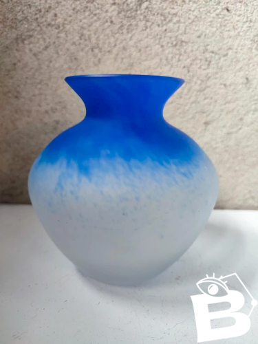 vase en patte de verre a degrade bleu style murano en bon etat