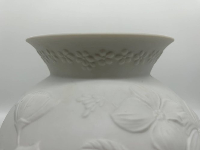 vase en porcelaine biscuit Kaiser