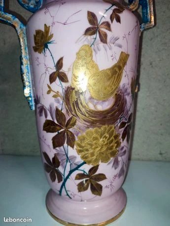 Vase en porcelaine de limoges à decor japonisant et doiseaux datant de la fin du 19eme siecle