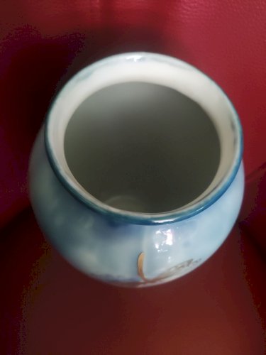 Vase en porcelaine de Limoges signé Camille Tharaud
