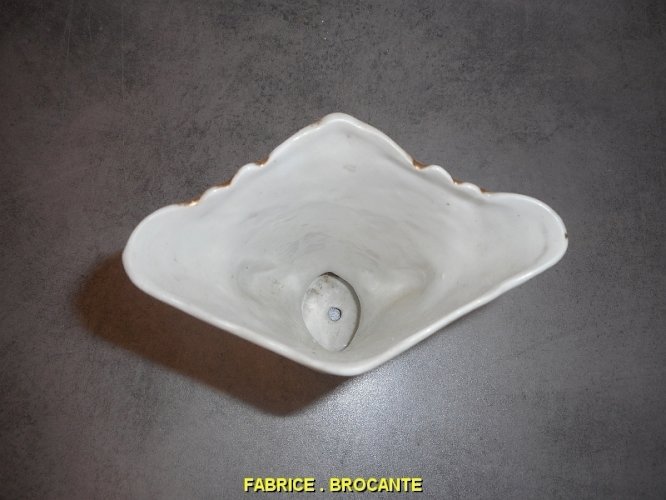 VASE EN PORCELAINE DE PARIS