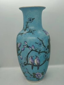 vase en porcelaine japonais a decor floral et doiseaux en bon etat