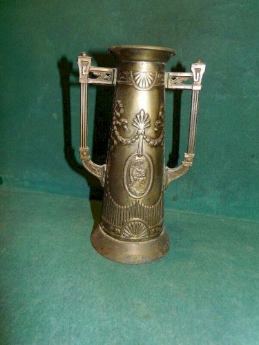 VASE EN TOLE DORE DECOR GREC