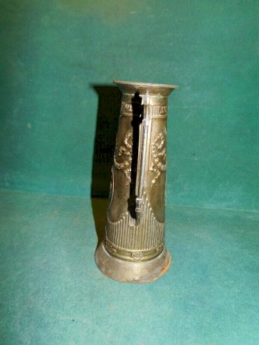 VASE EN TOLE DORE DECOR GREC