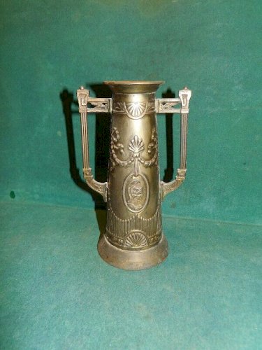 VASE EN TOLE DORE DECOR GREC