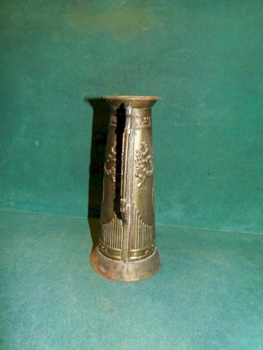 VASE EN TOLE DORE DECOR GREC