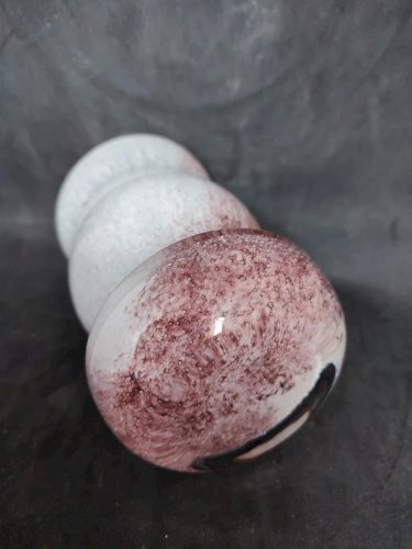 Vase en verre avec incrustation dans le gout de murano en bon etat