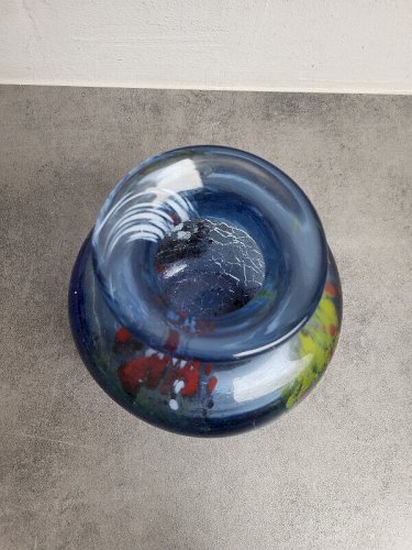 VASE EN VERRE CRAQUELE ET MULTICOLORE