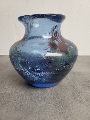 VASE EN VERRE CRAQUELE ET MULTICOLORE