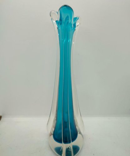 Vase en verre de murano avec incrustation bleu en bon etat(made in chiner)