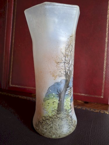 Vase en verre émaillé signé Legras Art nouveau vers 1900