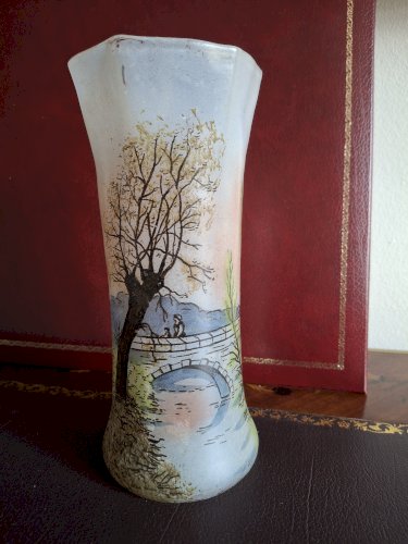 Vase en verre émaillé signé Legras Art nouveau vers 1900