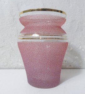 vase en verre granité rose et or Vintage