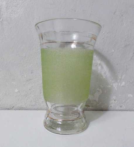 vase en verre granité vert et or Vintage