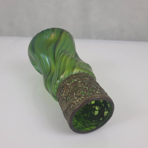 Vase en verre irisé Art Nouveau