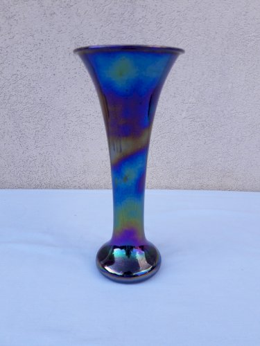Vase en verre irisé