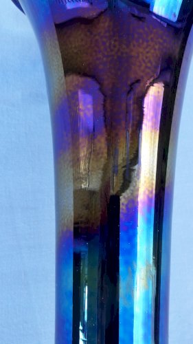 Vase en verre irisé