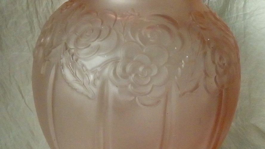 VASE EN VERRE MOULE PRESSE ART DECO GRAND MODELE 31 cm*