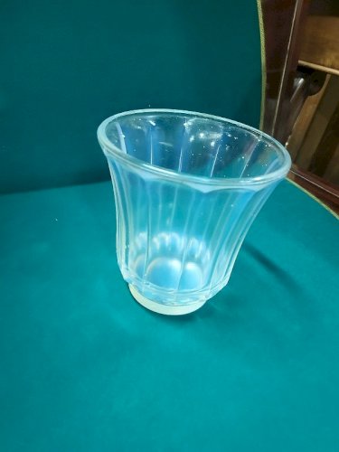 VASE EN VERRE OPALESCENT