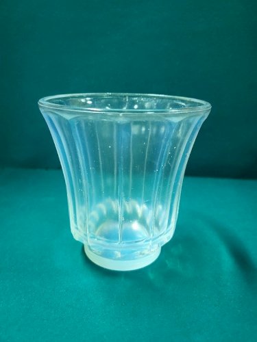 VASE EN VERRE OPALESCENT