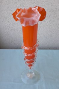 Vase en verre orange