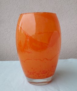 Vase en verre orange