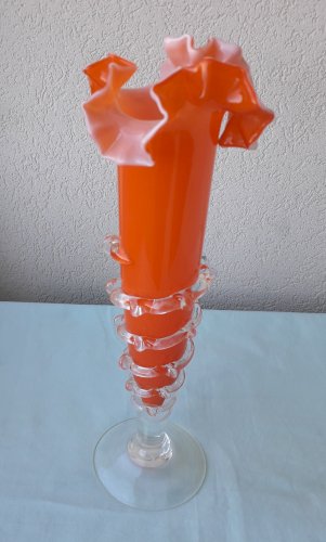 Vase en verre orange