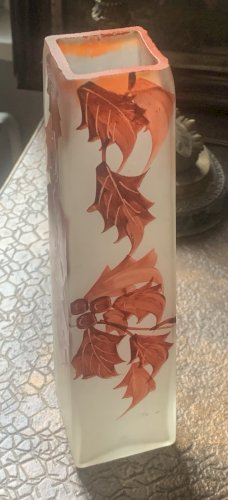 Vase en verre satiné à décor de feuilles de chêne Legras Leune à déterminer